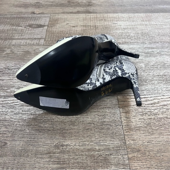 (AN-87) Rag & Bone Beha Boot in Black/ White Multi - Picture 4 of 4